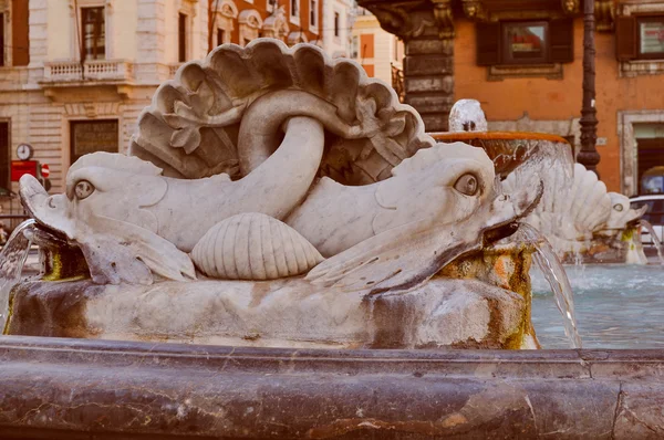 Retro look Fontana di Piazza Colonna en Roma —  Fotos de Stock