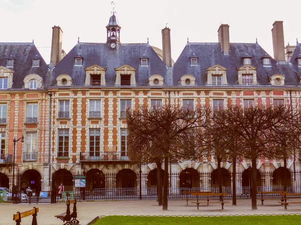Aspecto retro Place des Vosges Paris — Foto de Stock