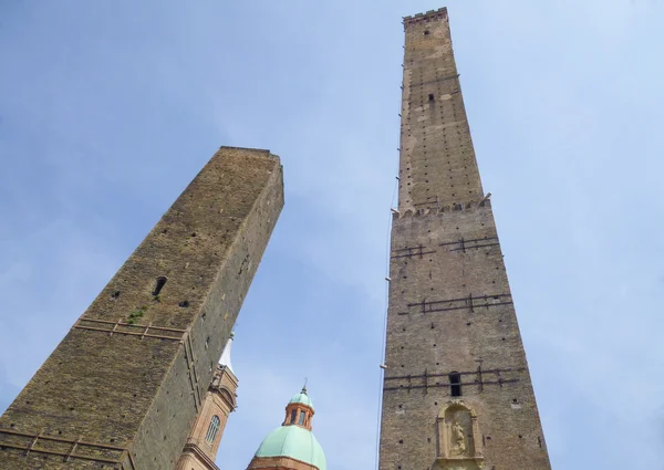 Middeleeuwse torens in Bologna — Stockfoto