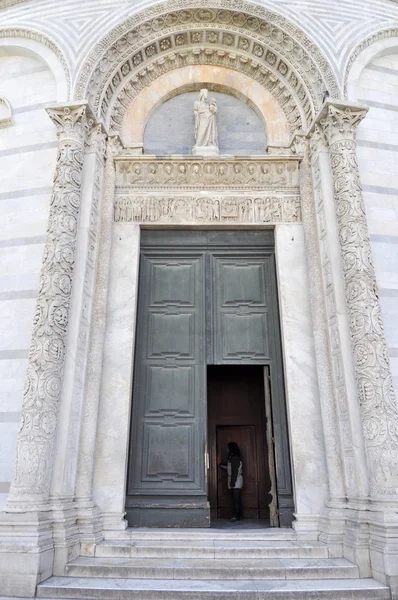 Pisa baptistery — Stock Photo, Image
