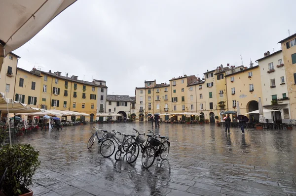 Piazza Anfiteatro em Lucca — Fotografia de Stock
