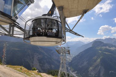 Aosta Vadisi Skyway Mont boş teleferik