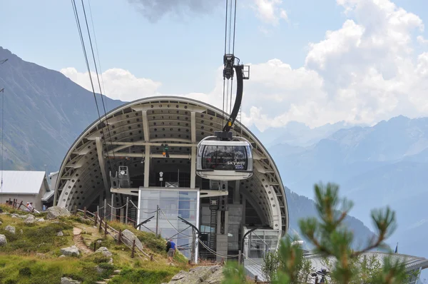 Skyway Mont Blank ropeway w dolinie Aosty — Zdjęcie stockowe