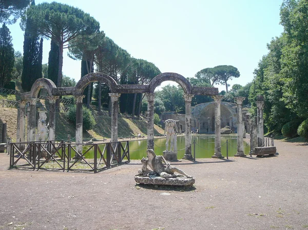 Villa Adriano ruínas em Tivoli — Fotografia de Stock