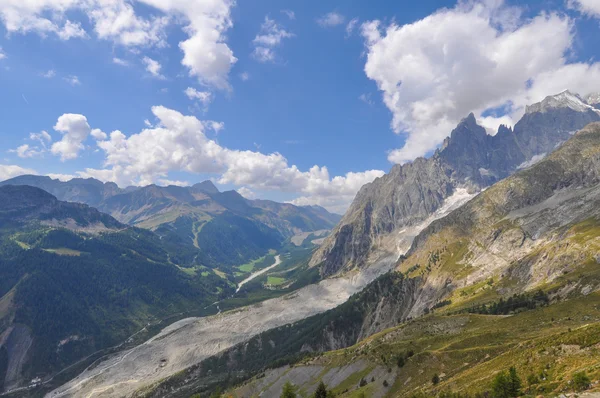 Mont Blanc em Aosta Valley — Fotografia de Stock