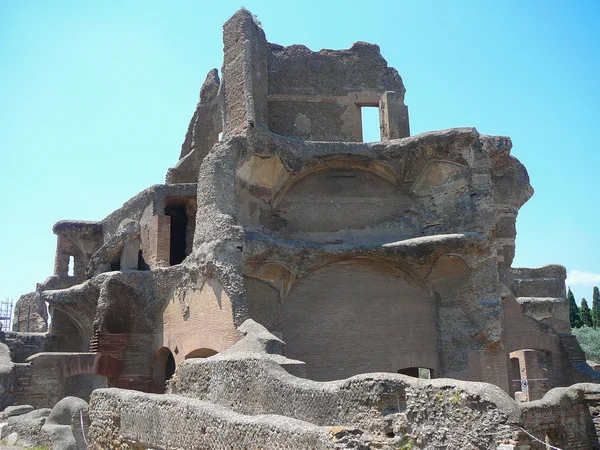 Tivoli harabelerde Villa Adriano