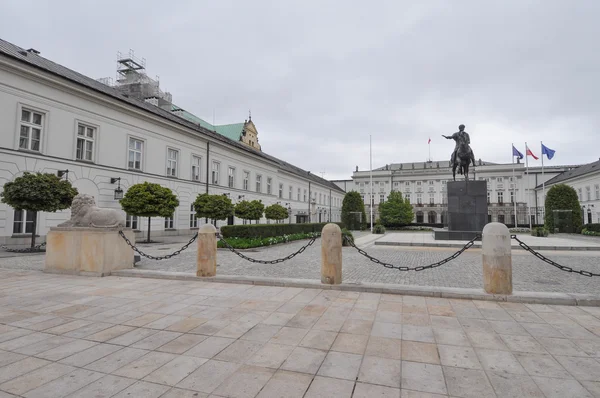 Palac Prezydencki significa Palacio Presidencial en Varsovia — Foto de Stock