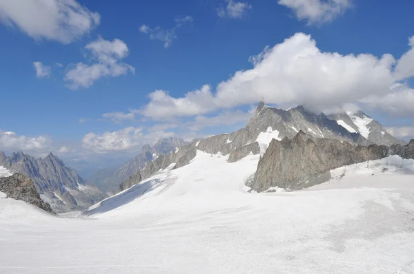 奥斯塔山谷勃朗峰 — 图库照片