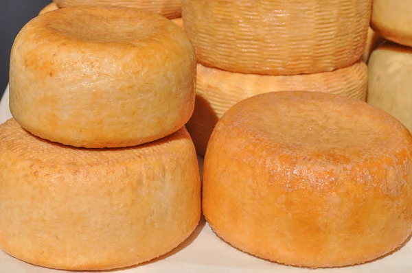 Traditionele handgemaakte kaas — Stockfoto