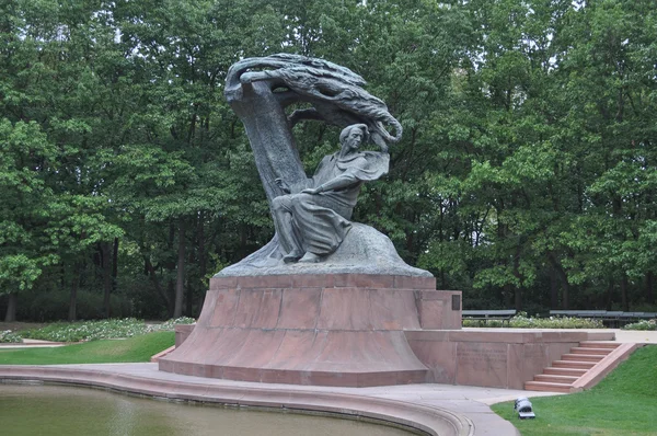 Estatua de Chopin en Varsovia — Foto de Stock