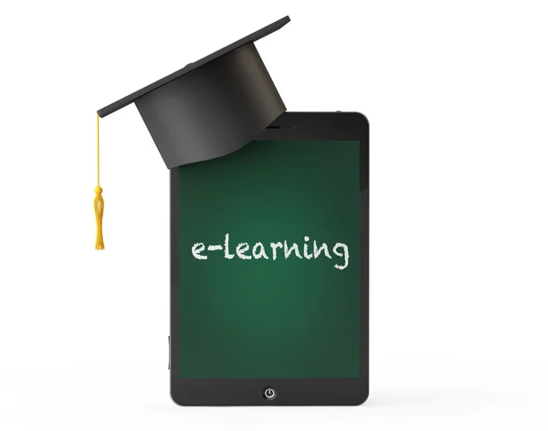 E-Learning koncept. Avläggande av examen akademiska Cap över Tablet Ps som Bl — Stockfoto