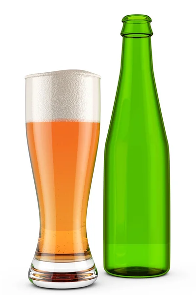 Bicchiere di birra e bottiglia verde — Foto Stock