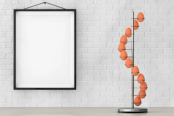 Soporte de huevos de acero en forma de espiral delante de la pared de ladrillo — Foto de Stock