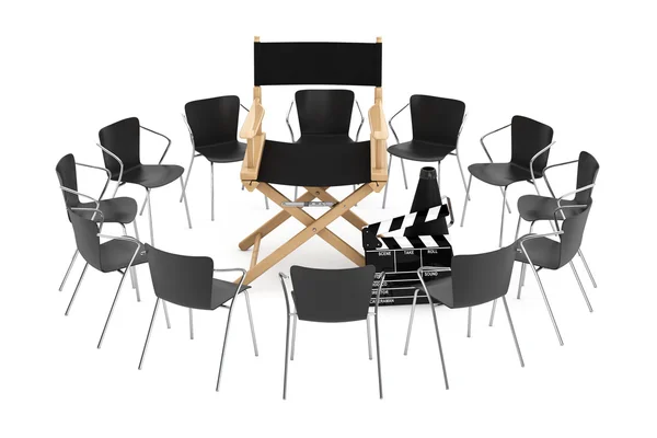 Γραφείο καρέκλες γύρω από καρέκλα σκηνοθέτη του κινηματογράφου — Φωτογραφία Αρχείου