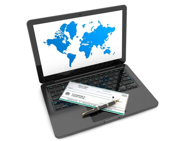 Lege Banking controleren en vulpen over laptop toetsenbord — Stockfoto
