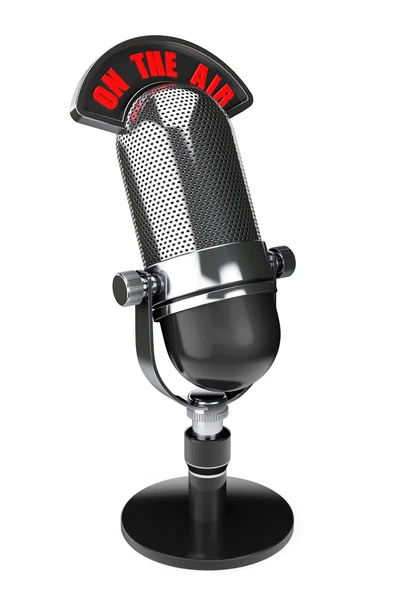 Винтажный серебряный микрофон с надписью "На воздухе" — стоковое фото