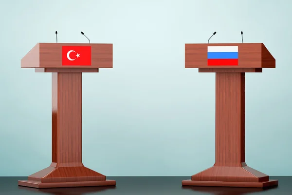 Tribünen-Tribüne aus Holz mit türkischer und russischer Flagge — Stockfoto