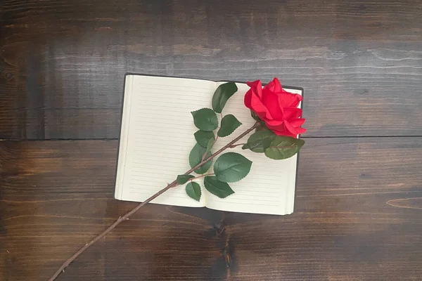 Wood Background Black Journal Roses — Stock Photo, Image