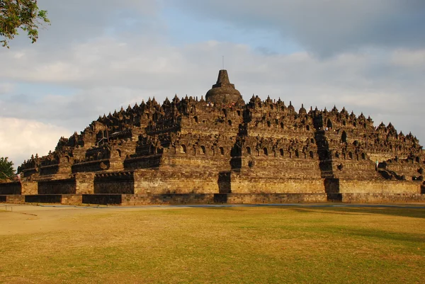 Ancient Buddhist temple, the Borobodur — Stock Photo, Image