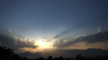 Günbatımının zamanı Tayland ve güzel