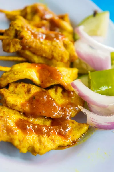 Fıstık soslu ızgara domuz eti ve sirke.