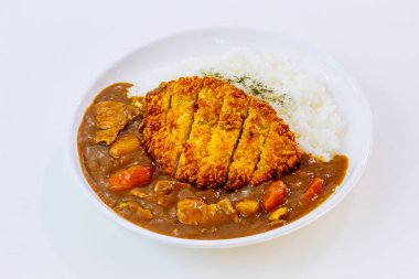 Kızarmış domuz etli köri pilavı. Japon yemeği Tonkatsu körili pilavı