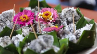 soya fasulyesi, fasulyeli pirinç krepi ve Hindistan cevizli Tayland tatlıları.