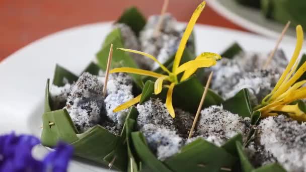 Soybean Mung Bean Rice Crepe Coconut Thai Sweetmeat Foods — Stock Video