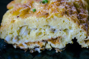 Kırmızı karınca yumurtalı omlet, Tayland yemeği.