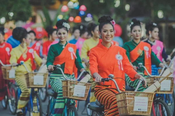 Чанг Май Таиланд Января 2017 Года Фестиваль Зонтиков Босанг Женщины — стоковое фото
