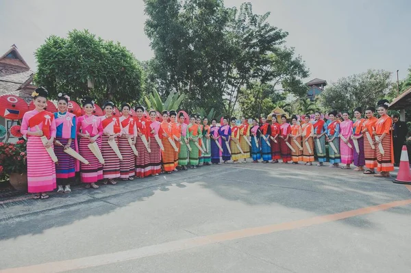 Chiang Mai Thaïlande Janvier 2017 Festival Parapluies Bosang Femmes Costume — Photo