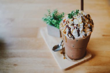 Dondurmalı buzlu kahve.