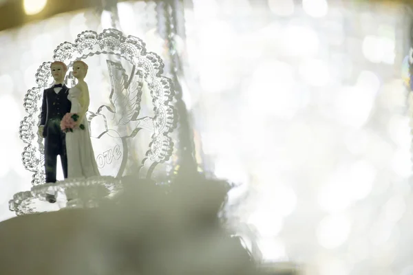 Свадебный Торт Влюбленная Пара Счастливая Концепция — стоковое фото
