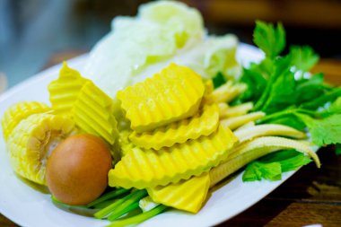 Taze yemek Shabu set Sukiyaki Japon yemekleri, odak seçin