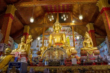 Tayland 'da Uthai Thani yakınlarındaki Wat Tha Sung Tapınağında Buda görüntüsü