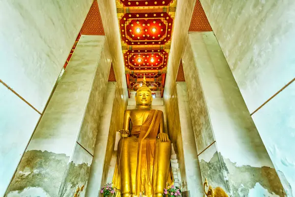 Groß Pflege Spiritualität Ruhige Szene Architektur Buddha Statue — Stockfoto