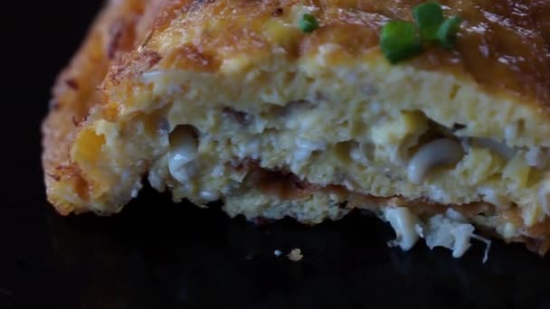 Thaise Stijl Omelet Met Red Ant Egg Versierd Met Lente — Stockvideo