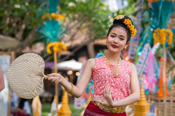 Chiangmai Thailand April 2018 Pertunjukan Kebudayaan Lanna Tradisional Festival Songkran Stok Gambar
