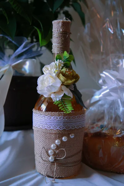 Una Botella Brandy Arreglada Decorada Para Día Bodas — Foto de Stock