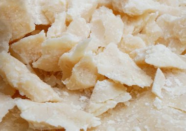 Porselen tabakta peynir tadı. Kaliteli sarı peynir