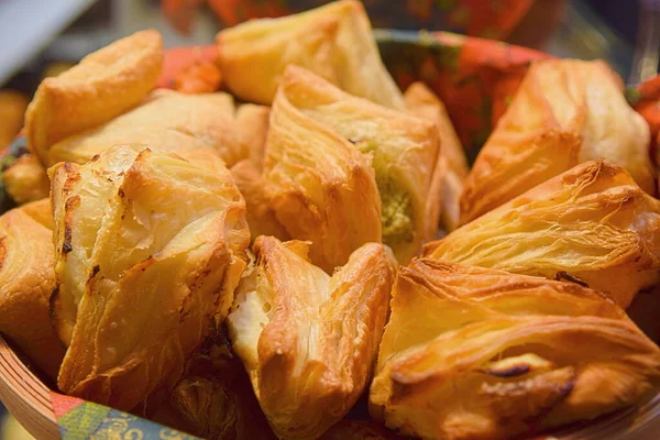 Bolos Sopro Queijo Triângulos Papel — Fotografia de Stock