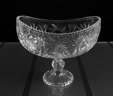 Boş bir kase meyve.