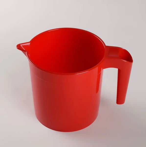 Caneca Plástico Vermelho Vazio Com Alça Vista Superior — Fotografia de Stock