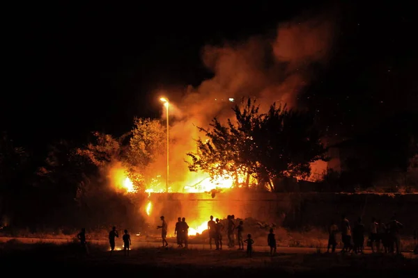 Incendie Maison Avec Destruction Complète Totale Pendant Nuit Avec Des — Photo