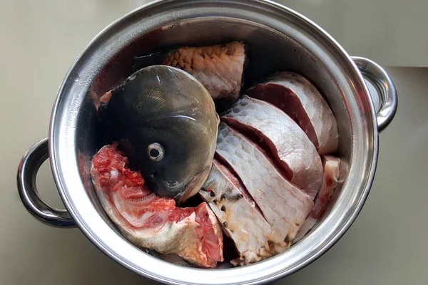 Чистий Рибний Короп Тарілці Кухонному Столі Приготованому Смаження — стокове фото