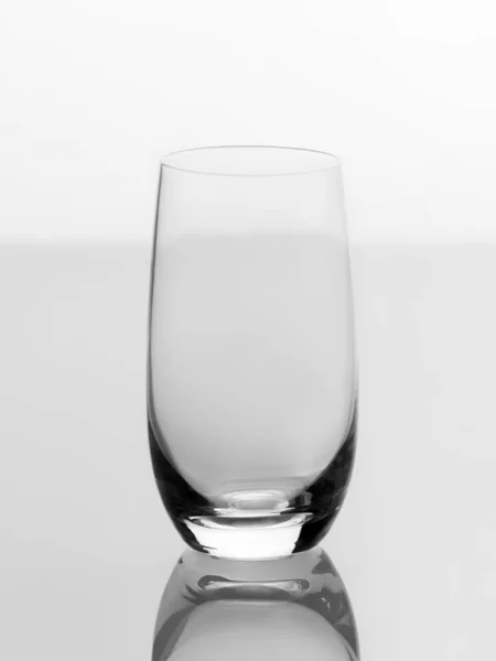 Leeg Glas Geïsoleerd Een Witte Achtergrond — Stockfoto