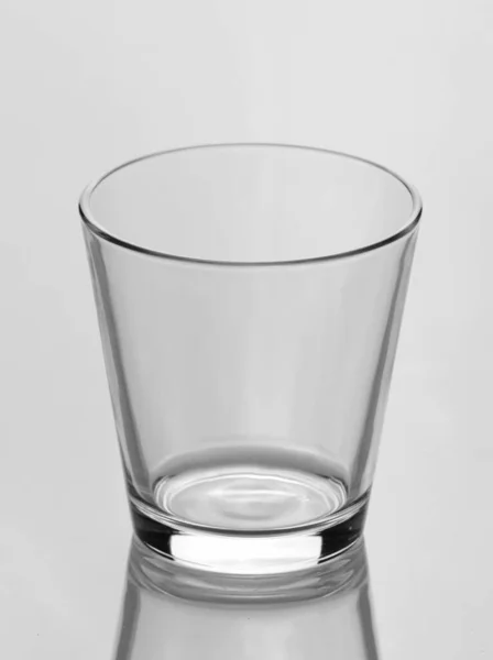 Verre Vide Pour Eau Isolée Sur Fond Blanc — Photo