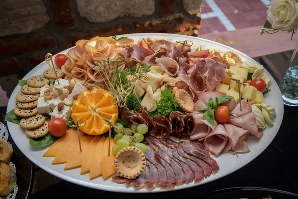 Food Tray Delicious Different Cheese Delicious Salami Pieces Sliced Ham — Stock Photo, Image