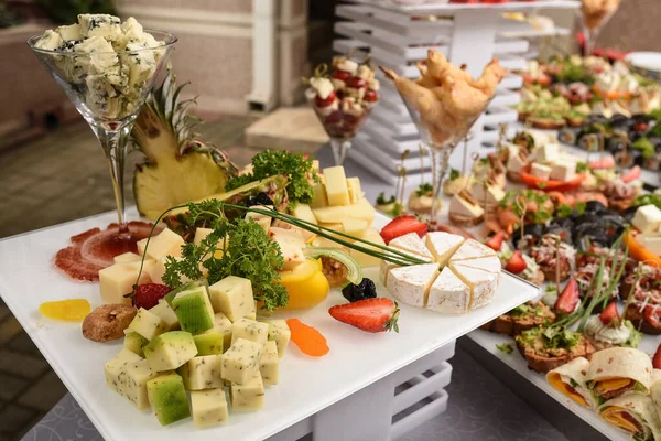 Chopped Pieces Gorgonzola Served Glass Table — Stock Photo, Image