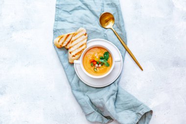 Domates çorbası, üst manzara, kopyalama alanı. 